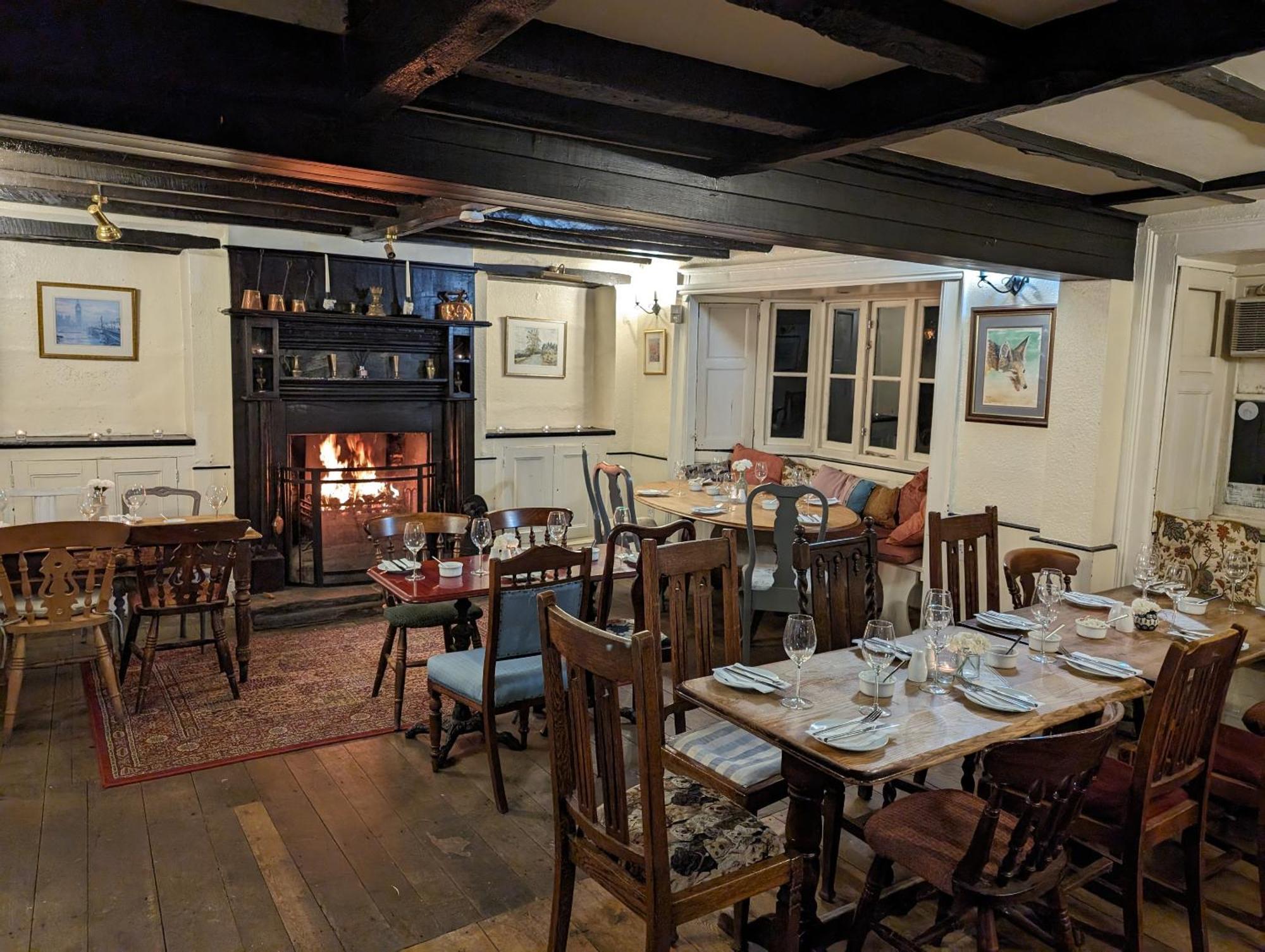 더 바르톨로메오 암스 Maidford 외부 사진