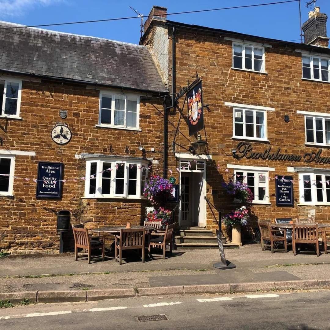 더 바르톨로메오 암스 Maidford 외부 사진